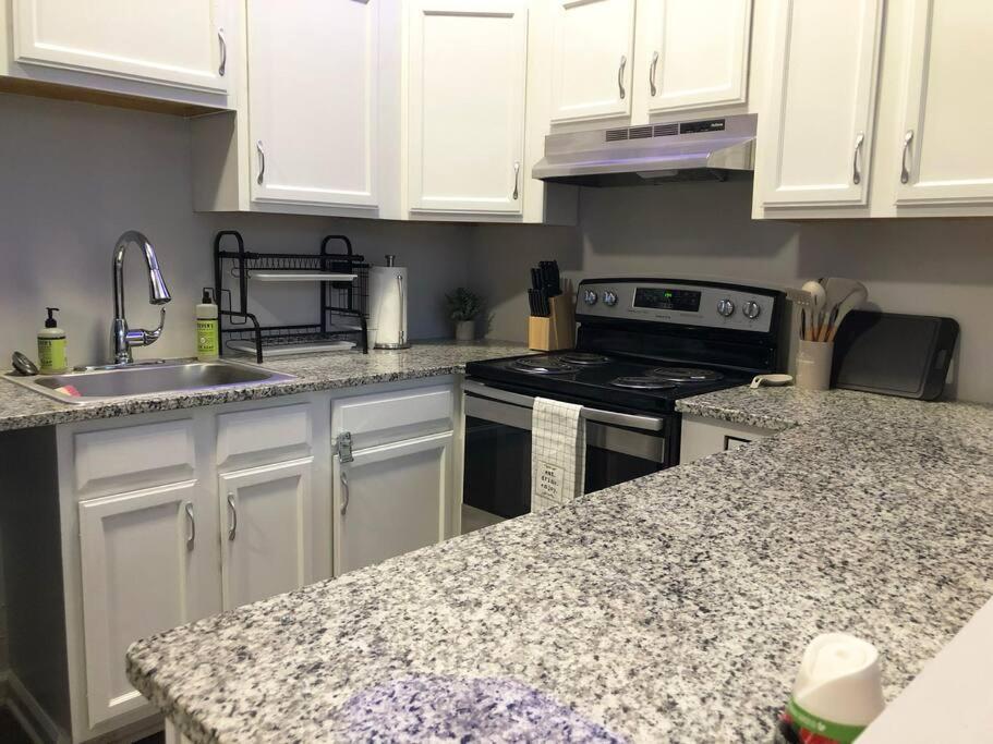 Апартаменты Downtown Cleveland -Modern First Floor Unit Экстерьер фото