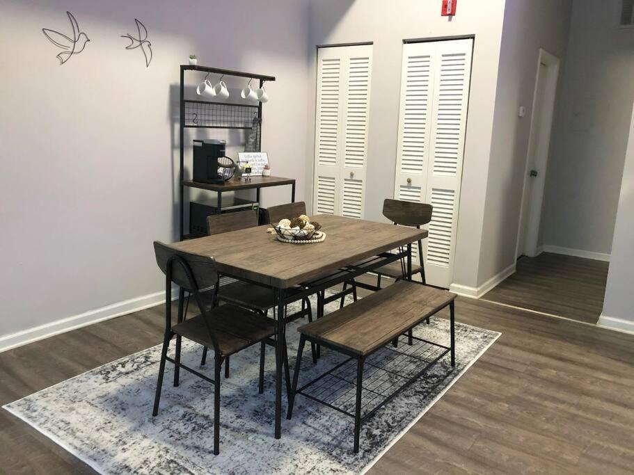 Апартаменты Downtown Cleveland -Modern First Floor Unit Экстерьер фото
