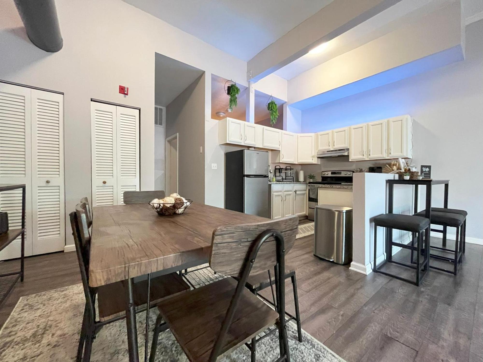 Апартаменты Downtown Cleveland -Modern First Floor Unit Экстерьер фото